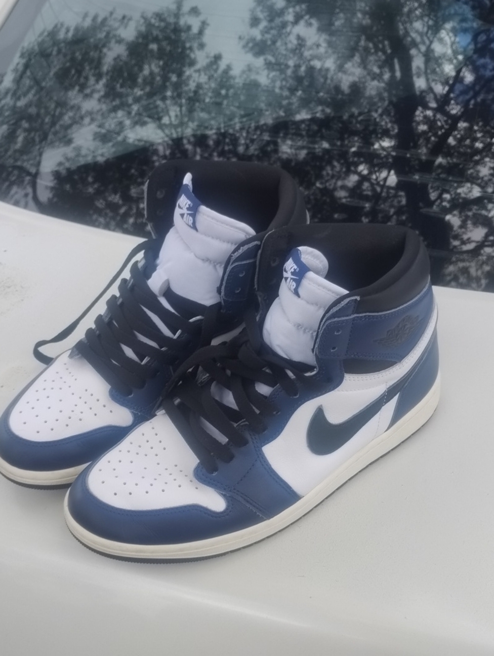 Nike Air Jordan Men's High-Top Sneakers in White and Navy